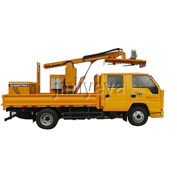 車載式綠籬修剪機