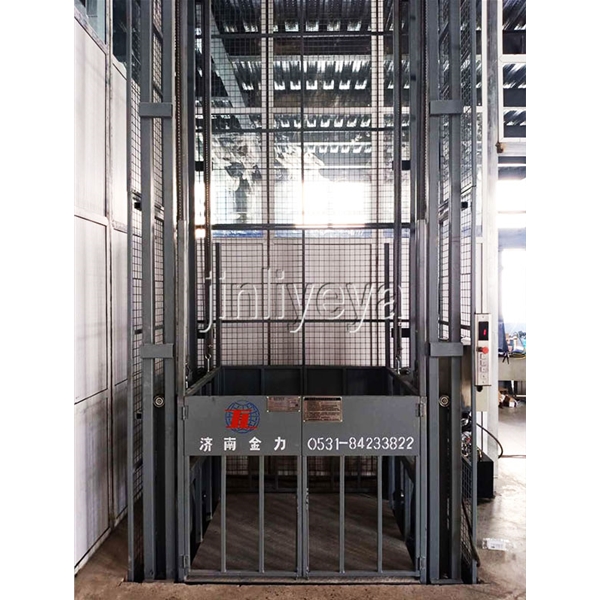 導軌式升降平臺