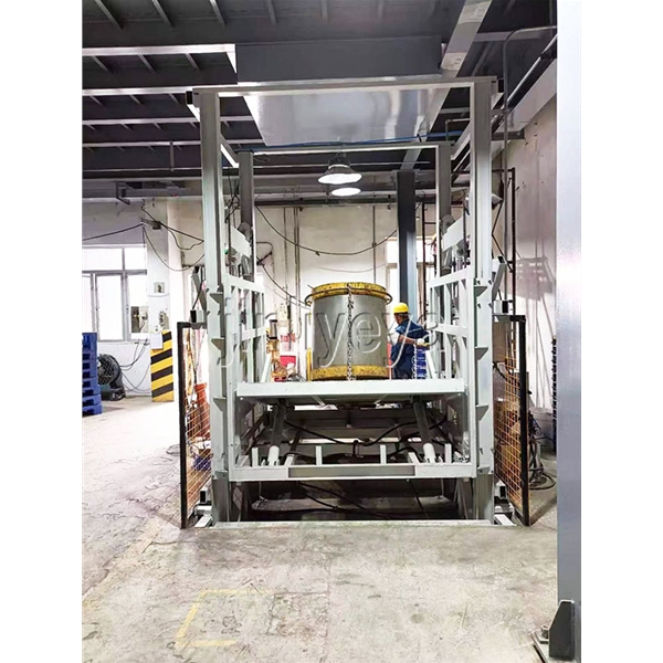 導軌式升降平臺